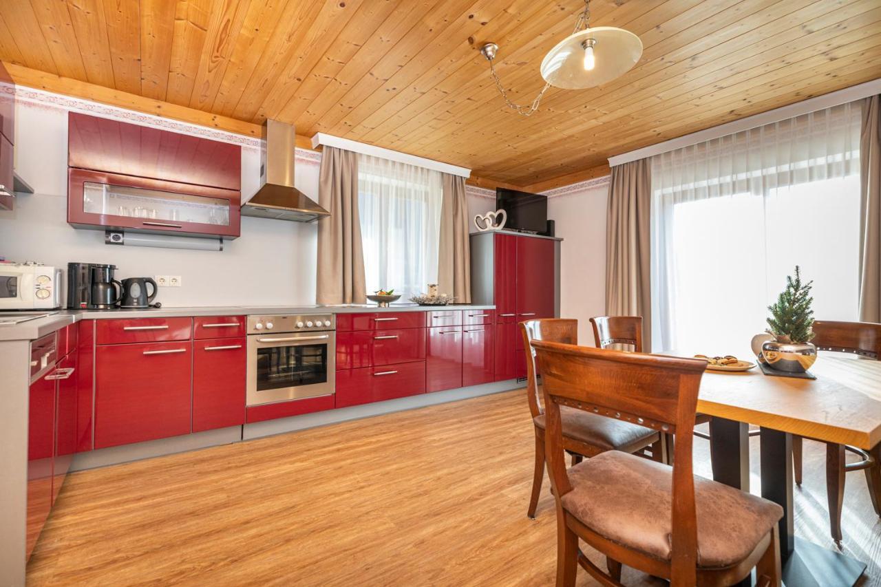 Herzerl-Chalet Appartements Флахау Экстерьер фото